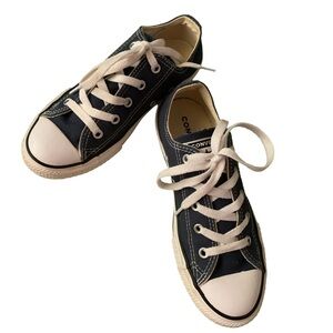 Converse All Star Chuck Taylor Low Top Sneakers Youth Size 2